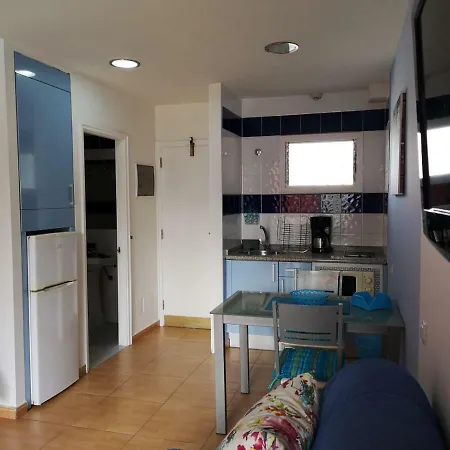 Studio Flat Bluemary